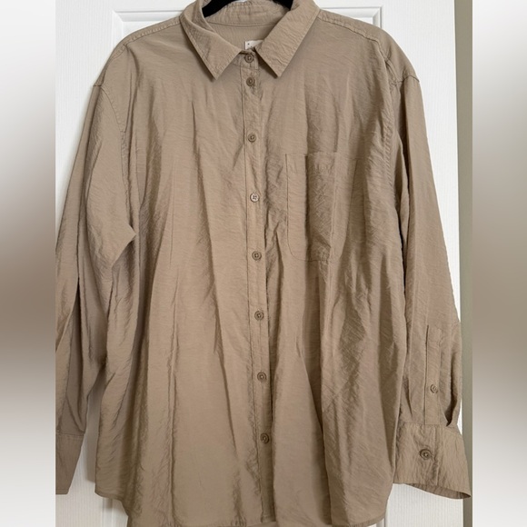 a new day Tops - Classic Button Down Satin Finish collared blouse womens size large neutral tan